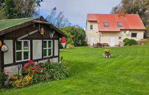 Gorgeous Apartment In Mscice With House Sea View