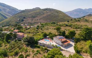 5 Bedroom Nice Home In Monreale