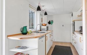 3 Bedroom Nice Home In Væggerløse