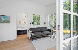 3 Bedroom Nice Home In Væggerløse