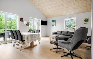 2 Bedroom Amazing Home In Hurup Thy