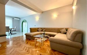 Lovely Apartment In Katuni With Wifi