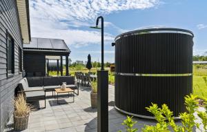 Amazing Home In Glesborg With Sauna