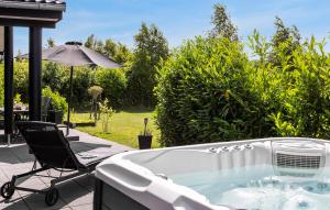 Lovely Home In Glesborg With Kitchen