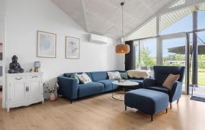 Lovely Home In Glesborg With Kitchen