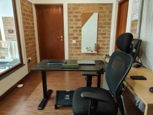 Lakefront Villa 3B2HKS Gated Society