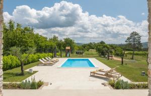 Amazing Home In Strped With Wifi