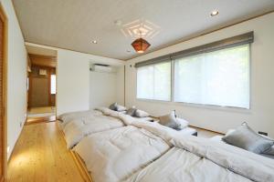 SHELTER道志 ふらっと高尾山 都心から70分 最大10名 貸切サウナ 雨でもBBQok 焚火花火