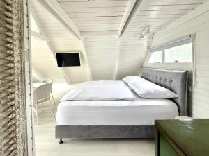 Seehütte Schilfhaus inklusive E-Boot am Neusiedler See