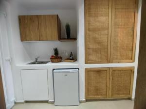 Amodari studios on the beach