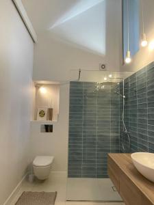 Bright and Airy 65 sqm Apt in Old Town Steps Away