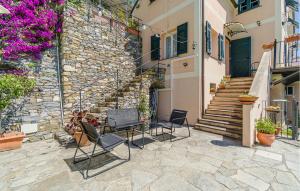 Stunning Apartment In Recco With Kitchen