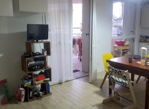 Bright three-room apartment with terrace in Milan