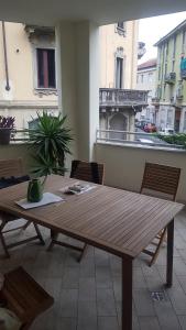 Bright three-room apartment with terrace in Milan