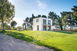 The CUBE - Modern Villa in Salento