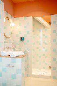 Hotels Le Petit Hotel : Chambre Double - Vue sur Mer