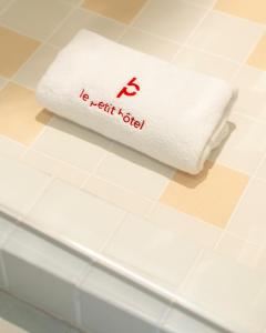 Hotels Le Petit Hotel : photos des chambres