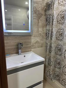 Театральна Дванадцять