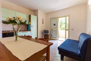 Appartamento con 2 Camere da Letto, Balcone e Terrazza