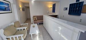 Hostel Pleasure Black Beach Parissa Santorini