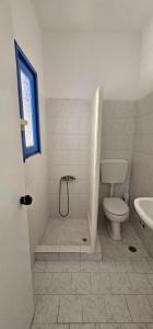 Hostel Pleasure Black Beach Parissa Santorini