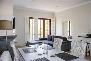 De Medici Top Floor Apartment with Fireplace 1km to Convention Center