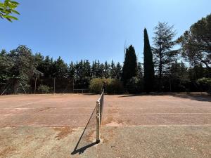 Villas La Villa des Pins avec piscine et tennis : photos des chambres