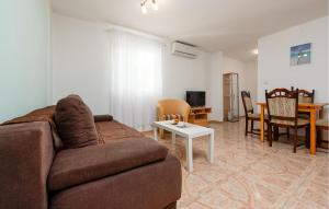 1 Bedroom Beautiful Apartment In Seline