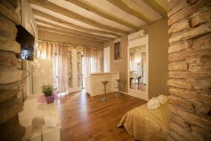 Oisife Apartments img50