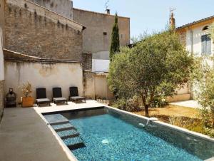 Maisons de vacances Very Chic Townhouse with Pool and Garage : photos des chambres
