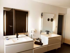 Maisons de vacances Very Chic Townhouse with Pool and Garage : photos des chambres