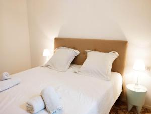 Maisons de vacances Very Chic Townhouse with Pool and Garage : photos des chambres