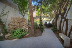 Astoria Golden House