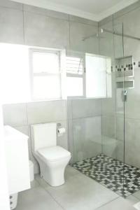 Perna Perna Stunning 3 BR Apartment Sea Views