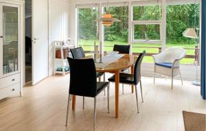 Beautiful Home In Ebeltoft With Wifi