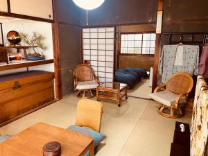 like living in a traditional Japanese house, Accessible! one group per day!