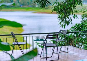 Alaya Boutique Villa with Dam View by VOYE HOMES