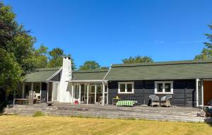 Stunning Home In Vejby With Wifi