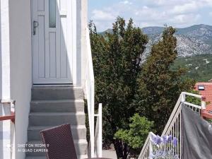 Apartment in Klenovica 45261