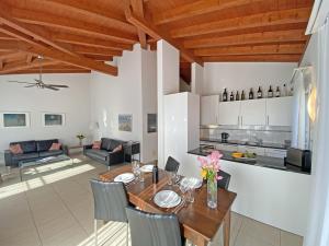 Casa La Brima by HolAp SA