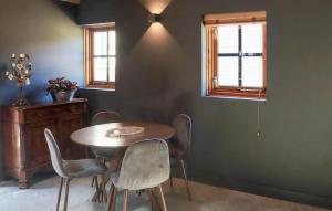 Beautiful Home In Veenhuizen With Wifi