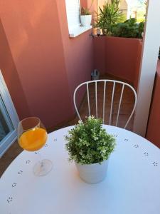 Ático fresco y luminoso con aparcamiento privado