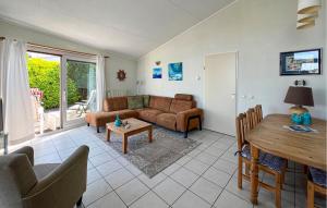 2 Bedroom Lovely Home In Lemmer