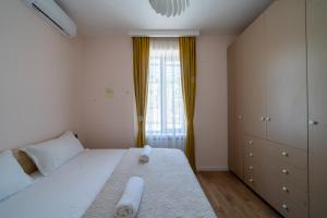 Niabi Villa with pool