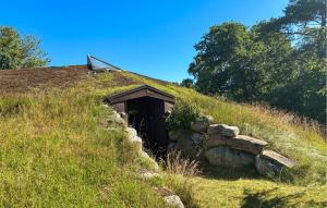 2 Bedroom Awesome Home In Dannemare