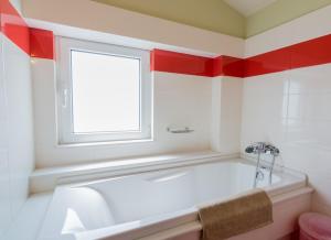 Fanis Komi Apartments