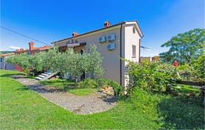 1 Bedroom Gorgeous Apartment In Secovlje