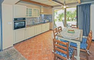 1 Bedroom Gorgeous Apartment In Secovlje