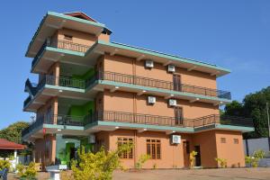 Luxury Everest Hotel