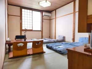 旅館青柳 海越し立山連峰の雪山絶景で休もう